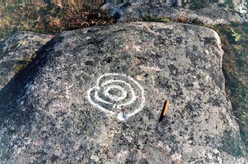 Petroglifo aterrado nas obras da Variante, malia as advertencias de Xan Montenegro