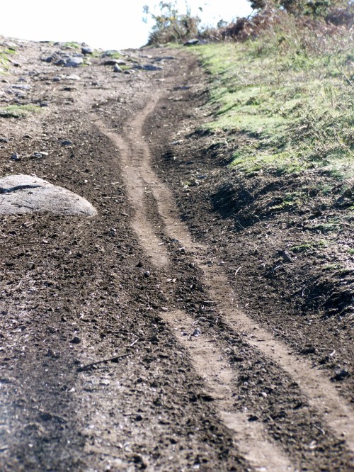 As rodadas das motos e doutros vehículos de motor están prohibidas no Alto do Pornedo.