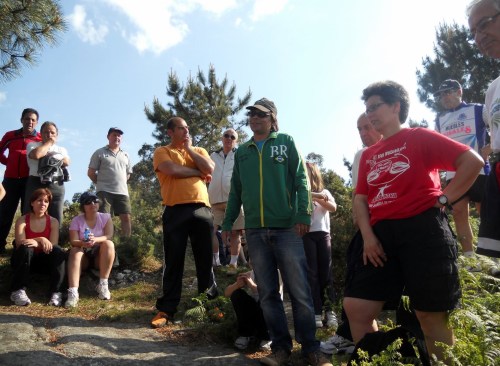 Andaina polo Espazo Sete Camiños organizado polo Clube Ciclista de Marín. (Foto do Clube). En primeiro termo, á dereita, a concelleira de Cultura.