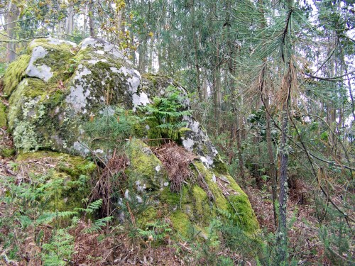 A muralla do castro da Subidá.