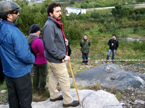 Nos petroglifos de Regato dos Buratos.