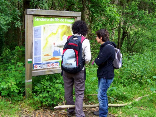 Panel na ruta do Río da Fraga. 