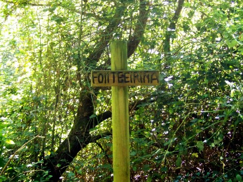 Postes sinalizadores coa toponimia do Gafos: Fonte Eiriña.