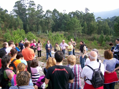 Nos petroglifos do Regato dos Buratos ou Outeiro da Mina.