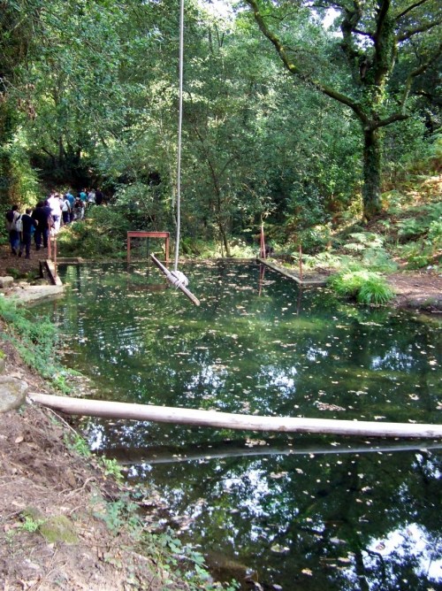 Na beira do río Batán.
