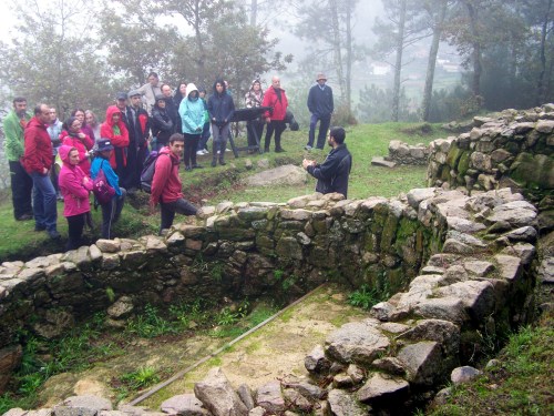 No castro da Subidá. Roteiro organizado por Almuinha.