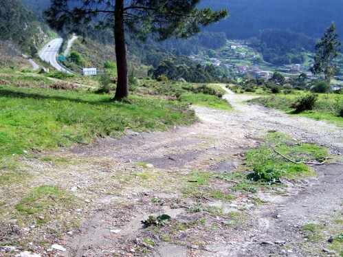 Trazado que propón Acuaes para a instalación da nova rede de abastecemento de auga.