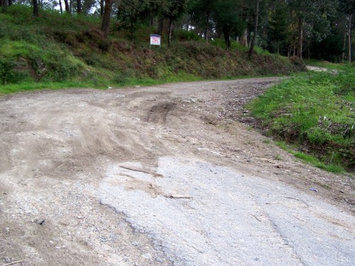 Trazado que propón Acuaes para a instalación da nova rede de abastecemento de auga.