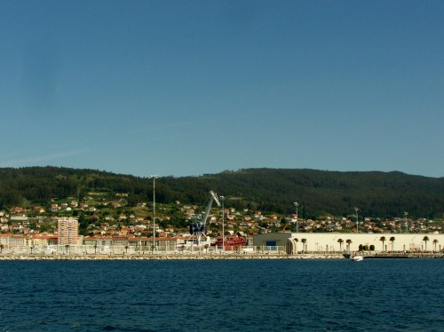 O Monte Pituco, dende a Escola Naval de Marín.
