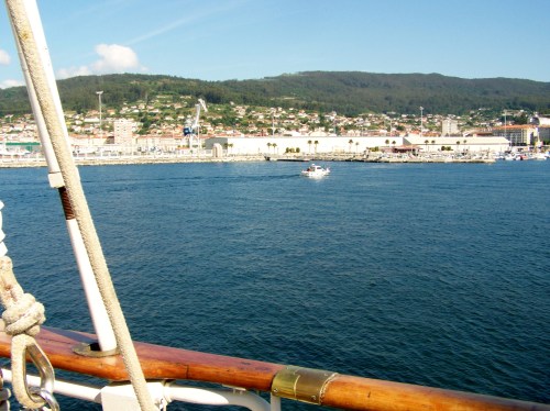 O Monte Pituco, dende a Escola Naval de Marín.
