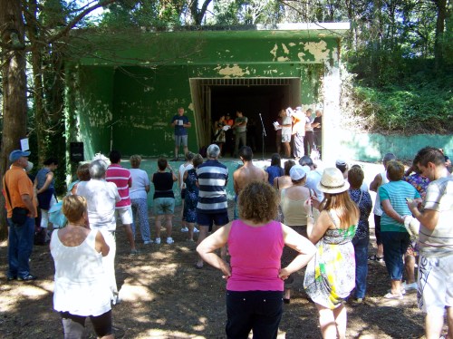 Lectura de poemas no antigo polvorín.