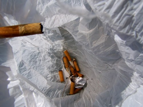 Cabichas tiradas no Monte Pituco. Perigo de incendio!