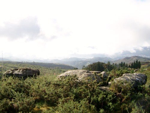 Andaina pola Serra da Fracha contra a A-57.