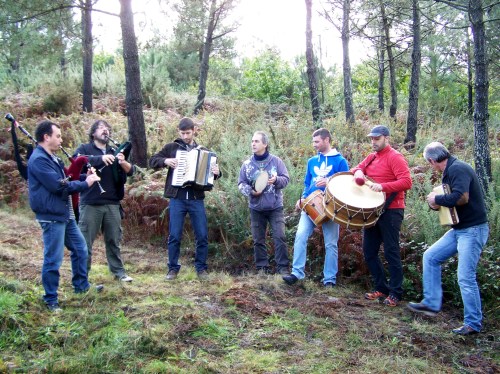 Andaina pola Serra da Fracha contra a A-57.