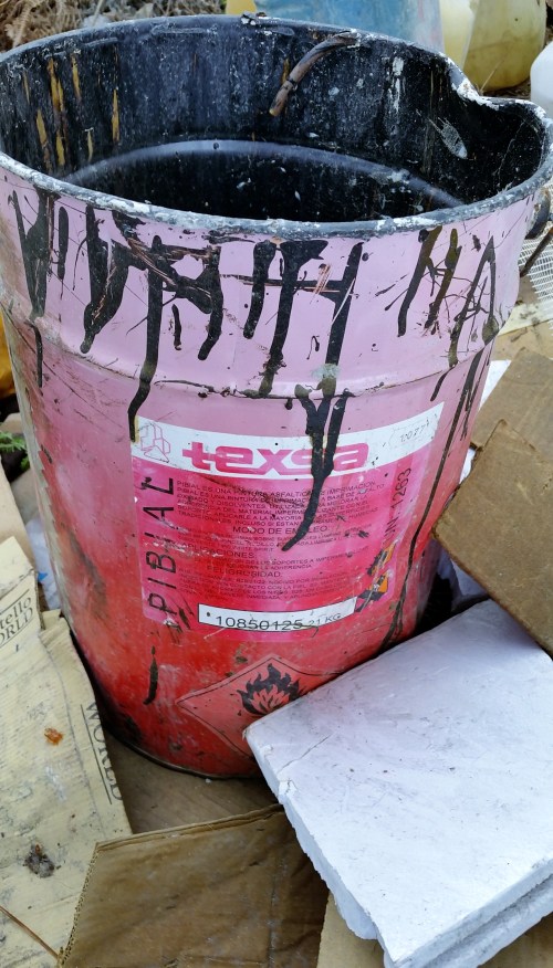 Verquido contaminante no Monte Pituco.