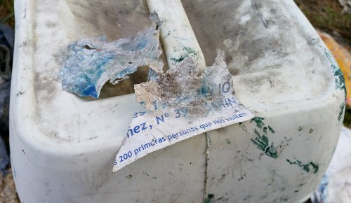 Verquido contaminante no Monte Pituco.