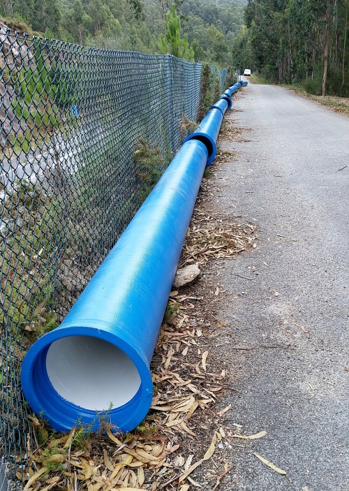 Obras de ACUAES no Monte Pituco.