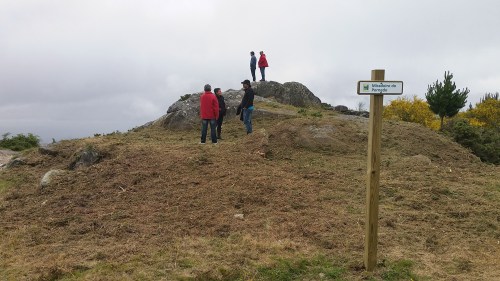 Directivos da Comunidade de Montes de San Xulián, no miradoiro do Pornedo.