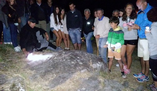 Visita guiada aos petroglifos de Tourón con X.L. Vilar