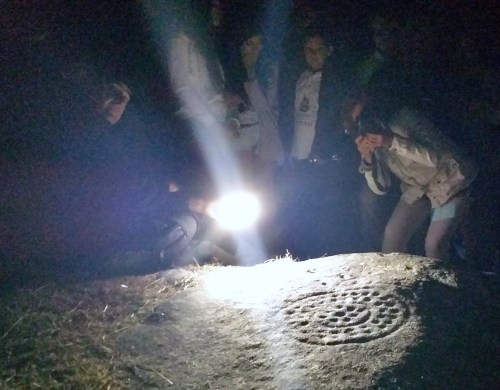 Visita guiada aos petroglifos de Tourón con X.L. Vilar