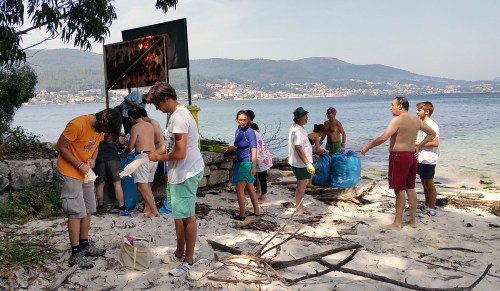 Limpeza da praia organizada pola APDR