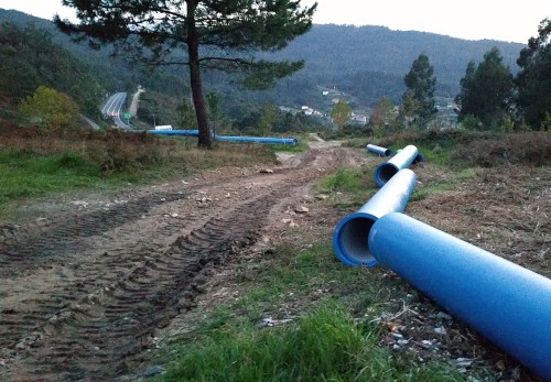 Obras de ACUAES no Monte Pituco.