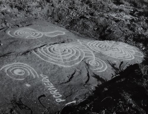 Petroglifos de Pornedo, por Carlos Paratcha (anos 50).
