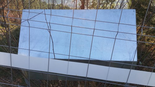 Agresión ao panel informativo dos petroglifos de Pinal de Caeiro.