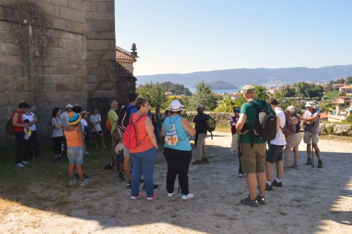 Participantes na ruta organizada pola Plataforma en Defensa dos Montes do Morrazo