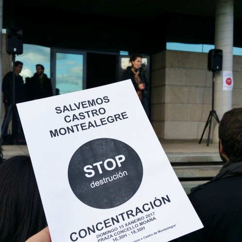 Concentración en Moaña pola defensa do Castro de Montealegre