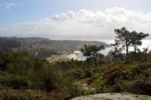 Vistas dende o Monte do Castro, nos montes de Hío.