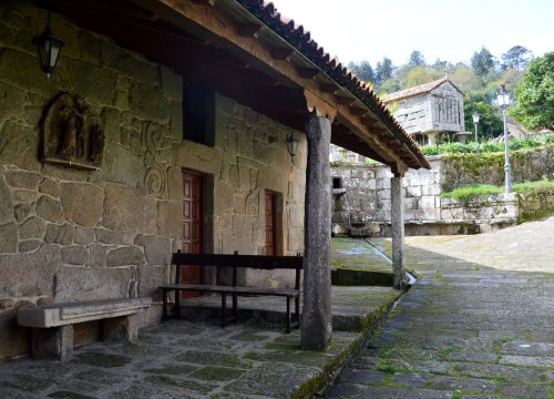 Interior da casa parroquial do Hío.