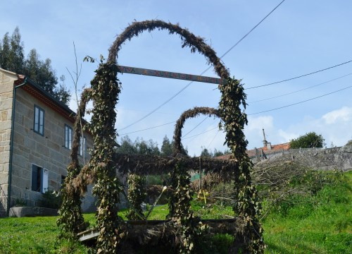 Palco para a festa do Entroido en Liméns