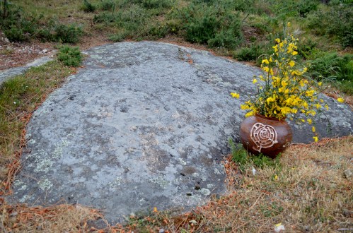 Os petróglifos do Pornedo, en cerámira, por Alén das Olas