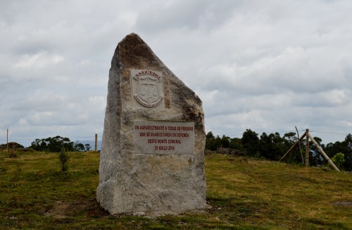 Monumento aos comuneiros comprometidos coa defensa do monte veciñal