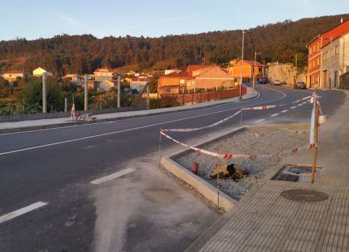 Instalación de lombos en San Xulián. Obra da Deputación.