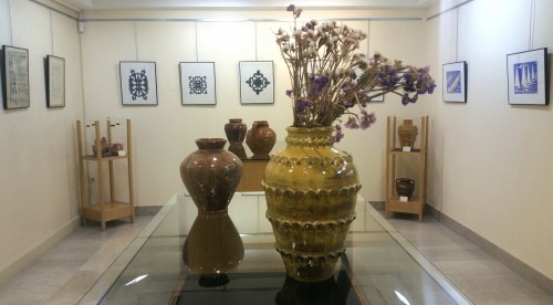 Mostra de cerámica de Laura Villanueva, Alén das olas.