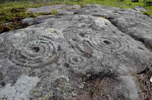 Petróglifos de Veiguiña Longa ou Rabadeira, en Amoedo