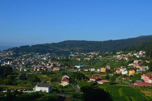 Vista do Monte Pituco (Pornedo) e do Alto da Encavada dende A Moreira