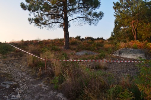 Balizan con cinta os petróglifos do Pornedo
