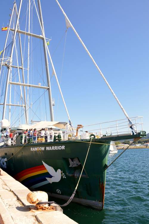 O Rainbow Warrior, en Vilagarcía